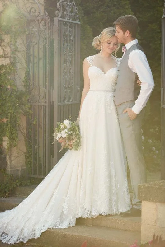 2024 Off The Shoulder Tulle With Applique Sash Court Train Sweetheart Ivory Wedding Dress WK575