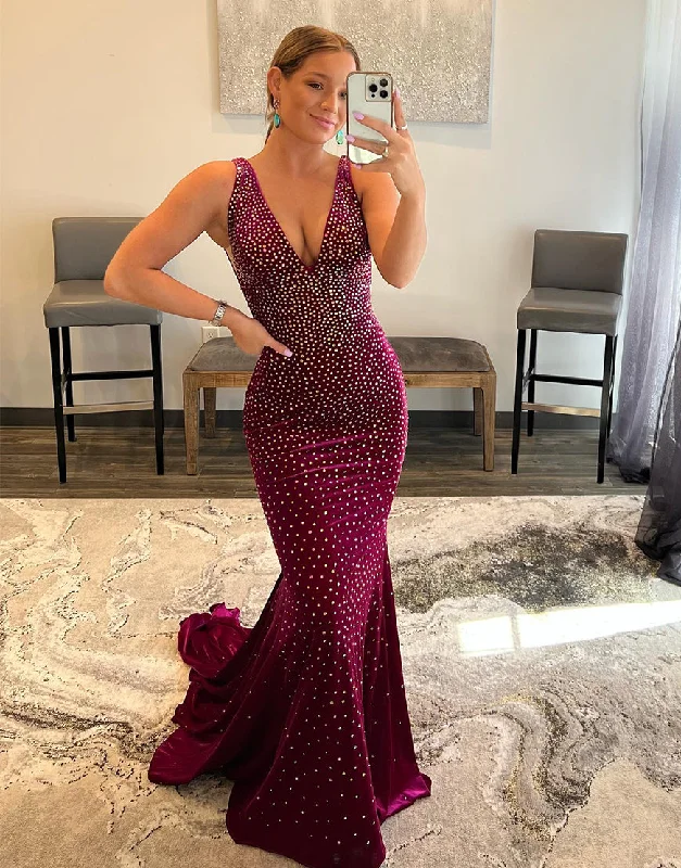 Mermaid Elegant V Neck Prom Dress With Beading